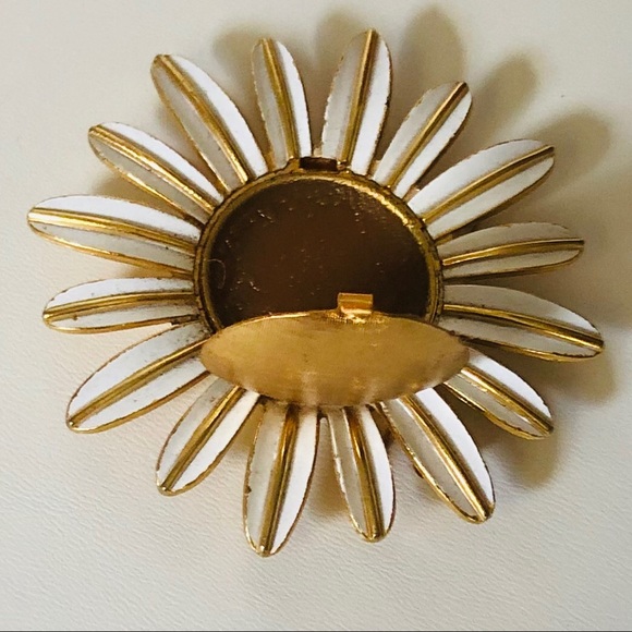 VINTAGE FLOWER PIN/LOCKET - Picture 4 of 4